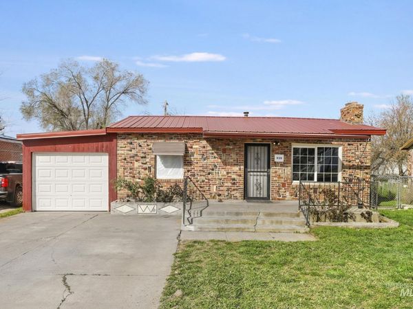 929 Nevada St., Gooding, ID 83330