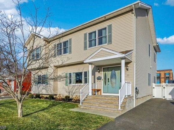 28 George St, Saddle Brook, NJ 07663