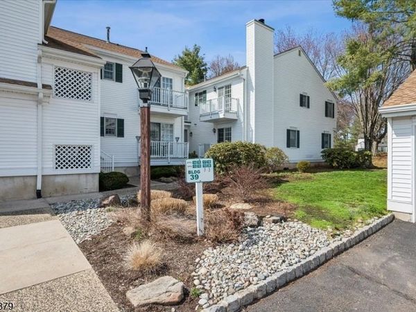 20 Alexandria Way, Bernards, NJ 07920