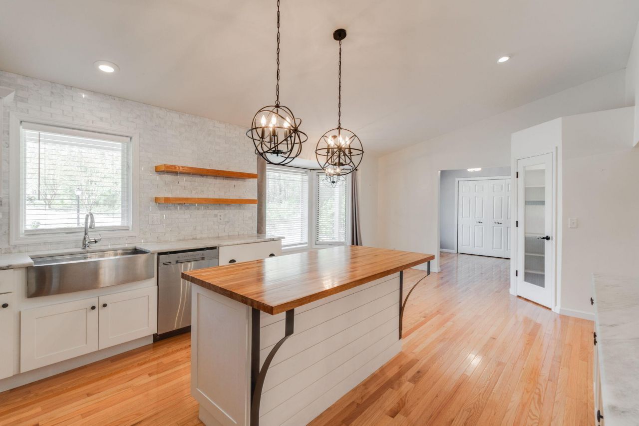 370 Chapel Creek Drive Photo 14