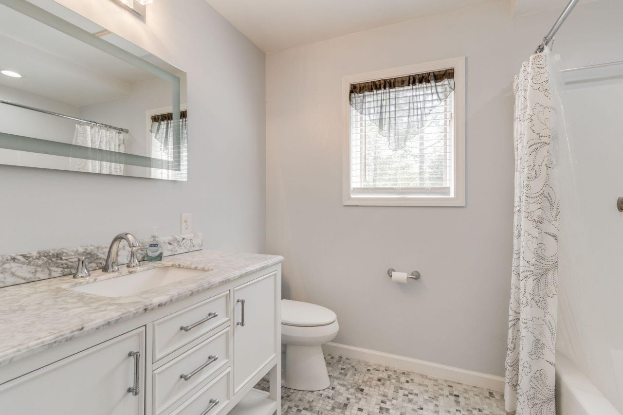 370 Chapel Creek Drive Photo 24