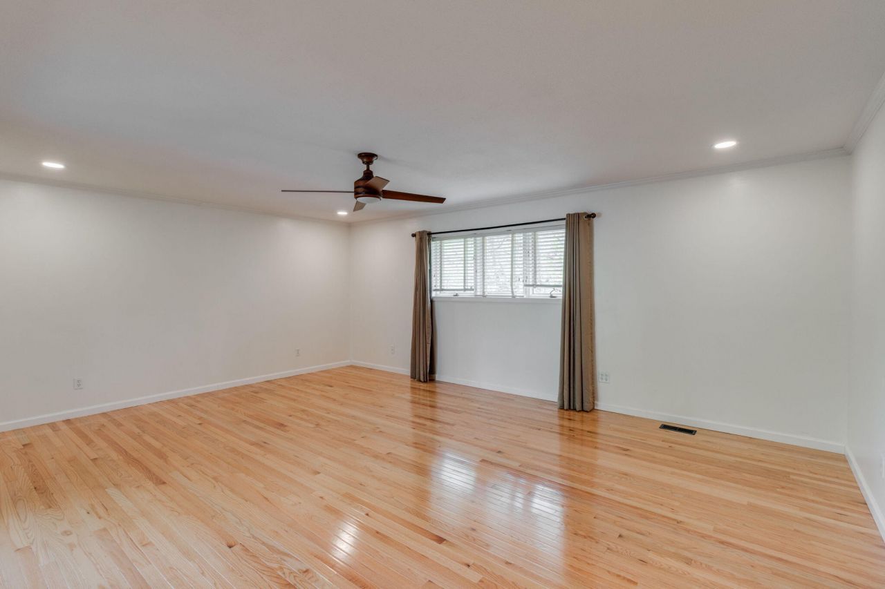 370 Chapel Creek Drive Photo 25