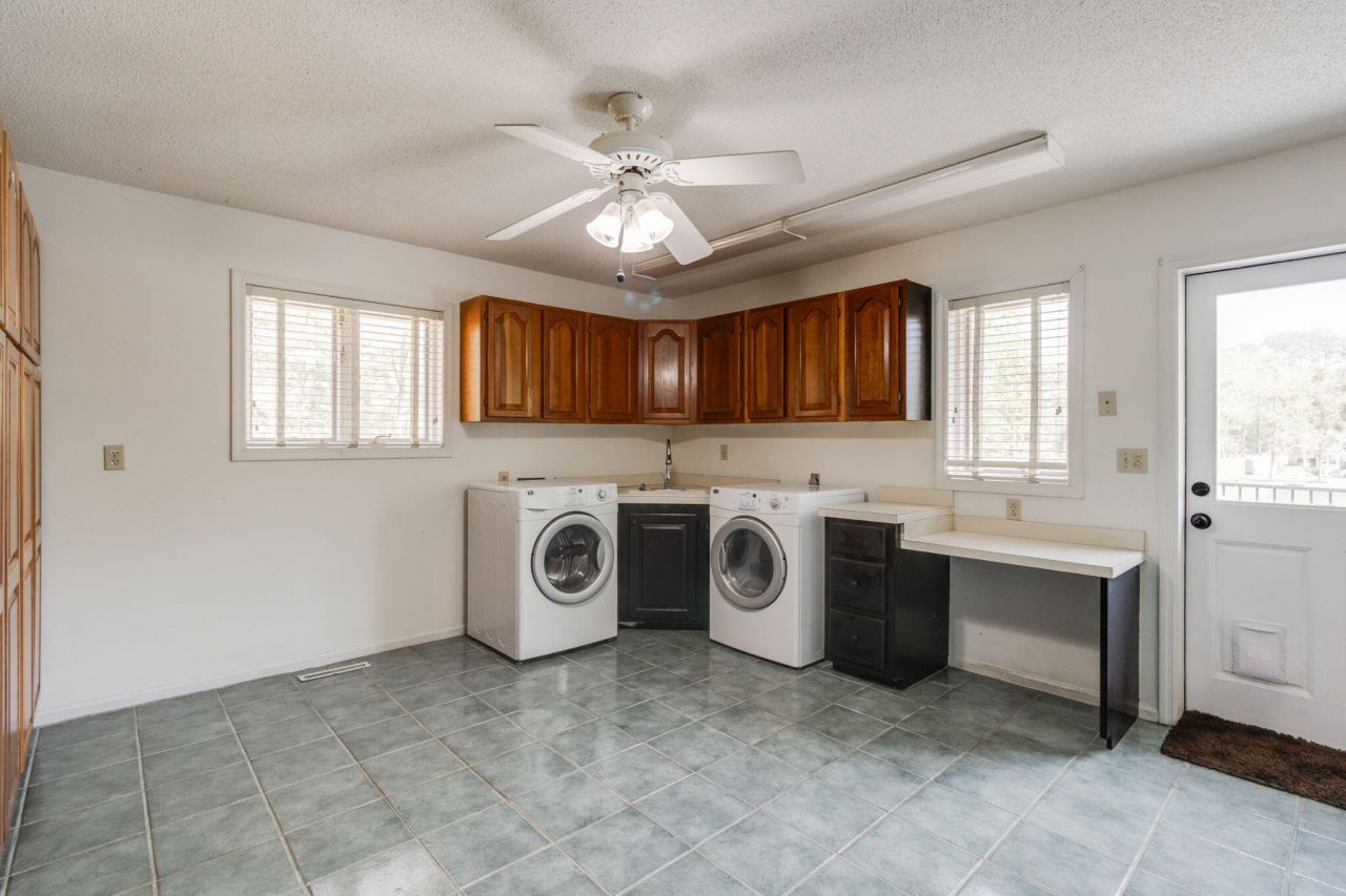 370 Chapel Creek Drive Photo 34