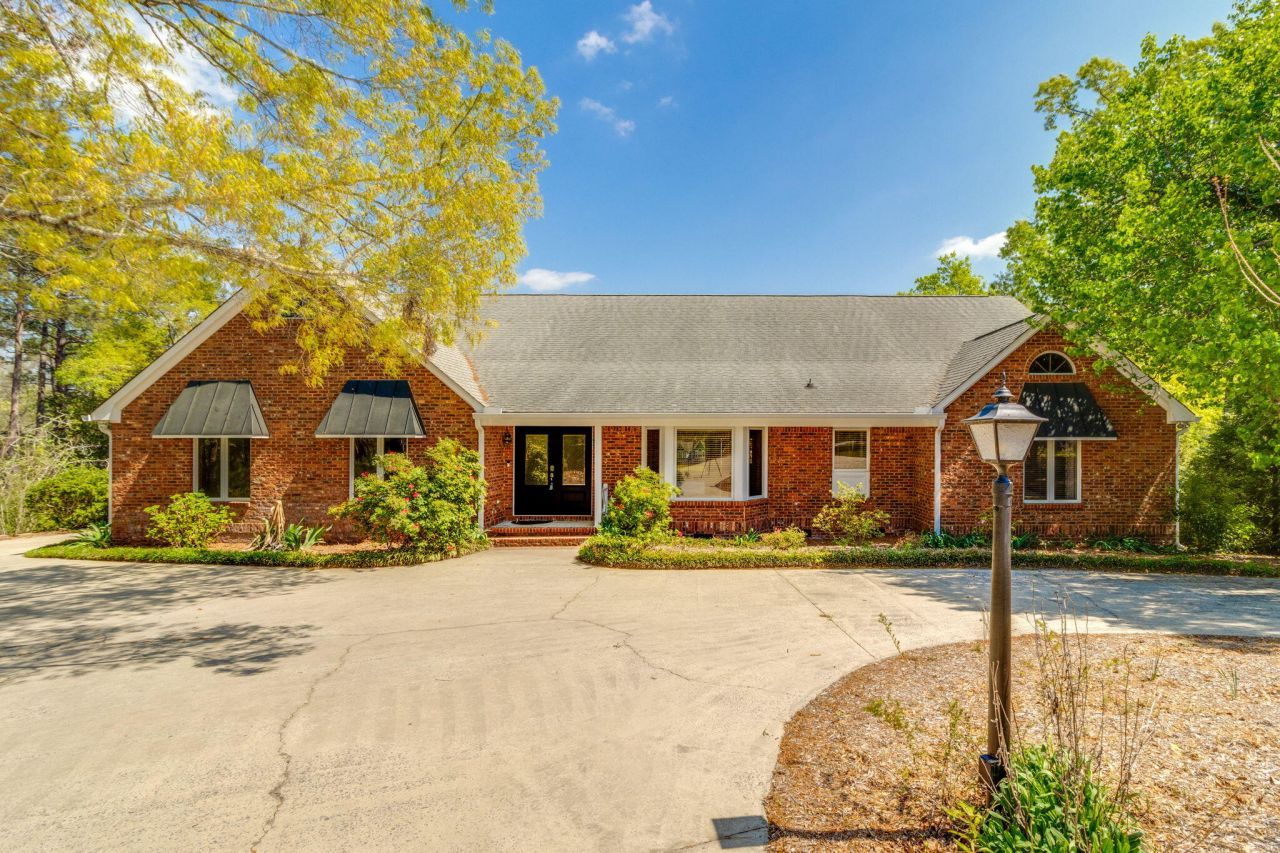 370 Chapel Creek Drive Photo 6