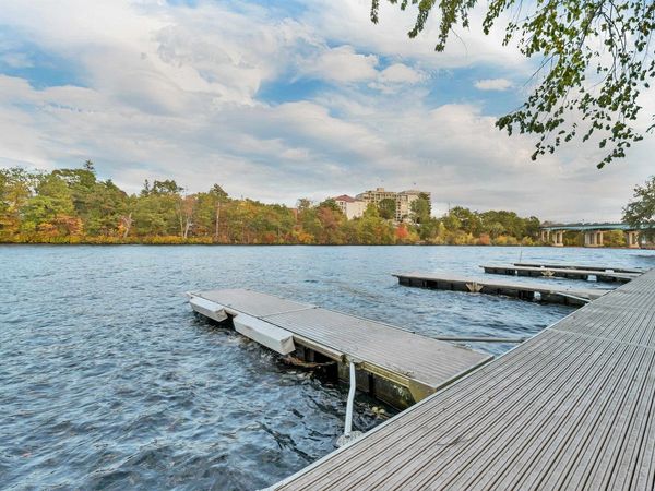 17 River Front Drive, Unit 3, Manchester, NH 03102