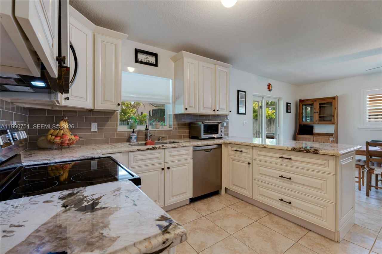 9014 SW 163rd Ter, Palmetto Bay, FL 33157 Photo