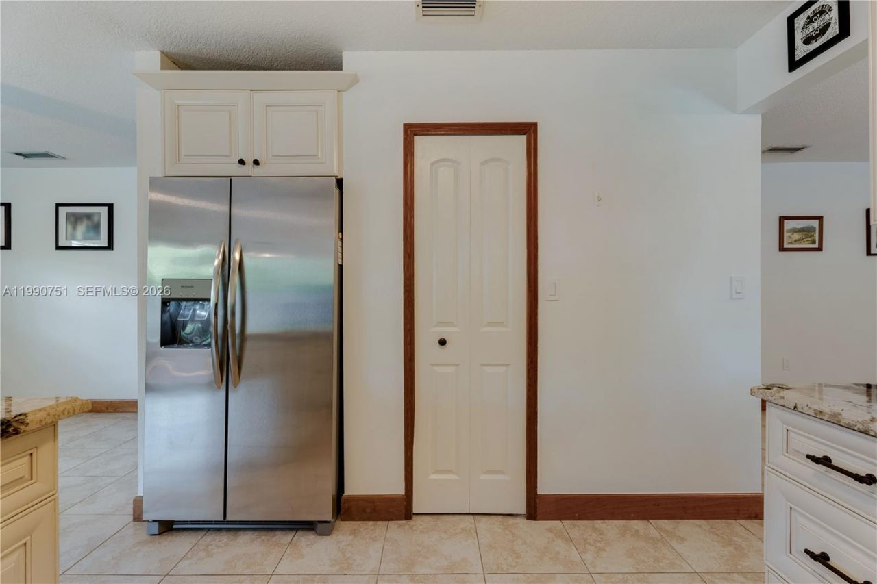 9014 SW 163rd Ter, Palmetto Bay, FL 33157 Photo