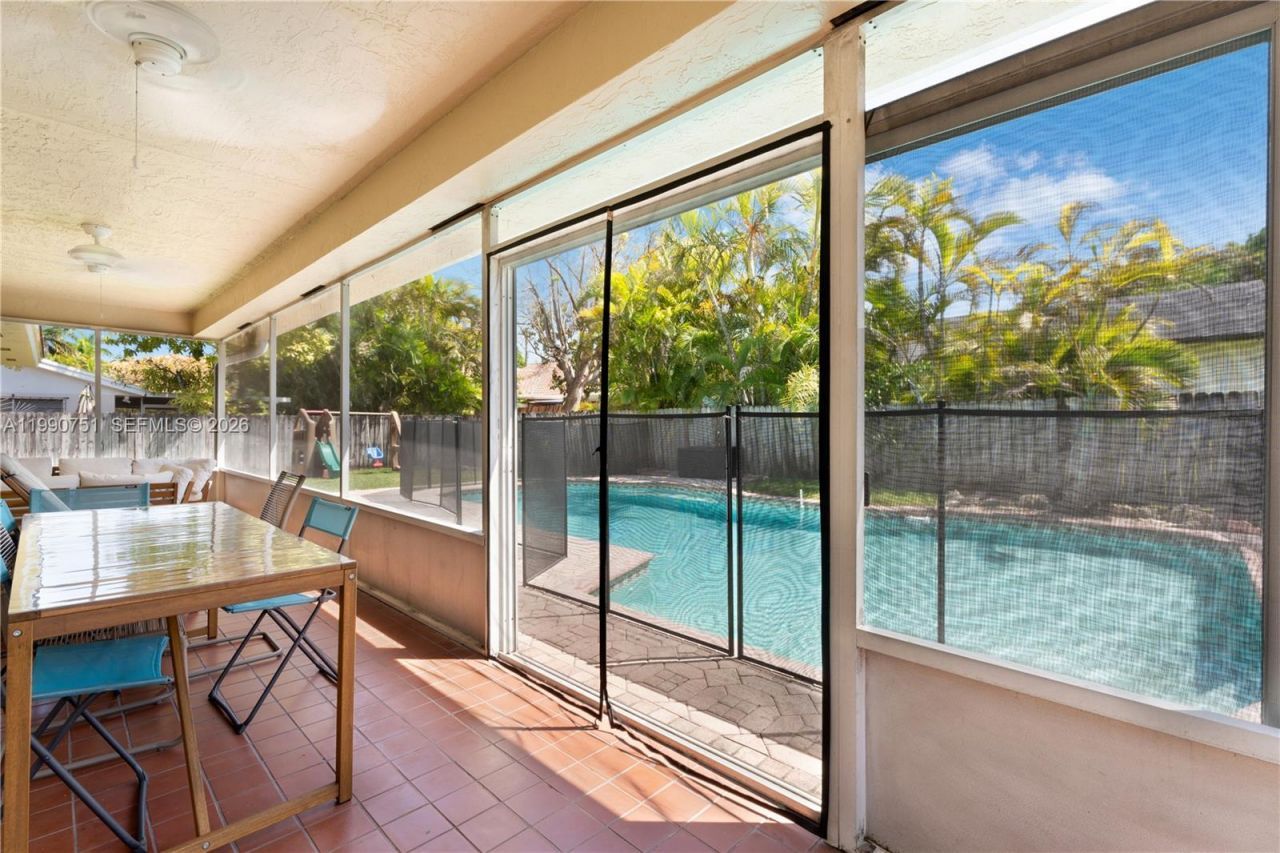 9014 SW 163rd Ter, Palmetto Bay, FL 33157 Photo