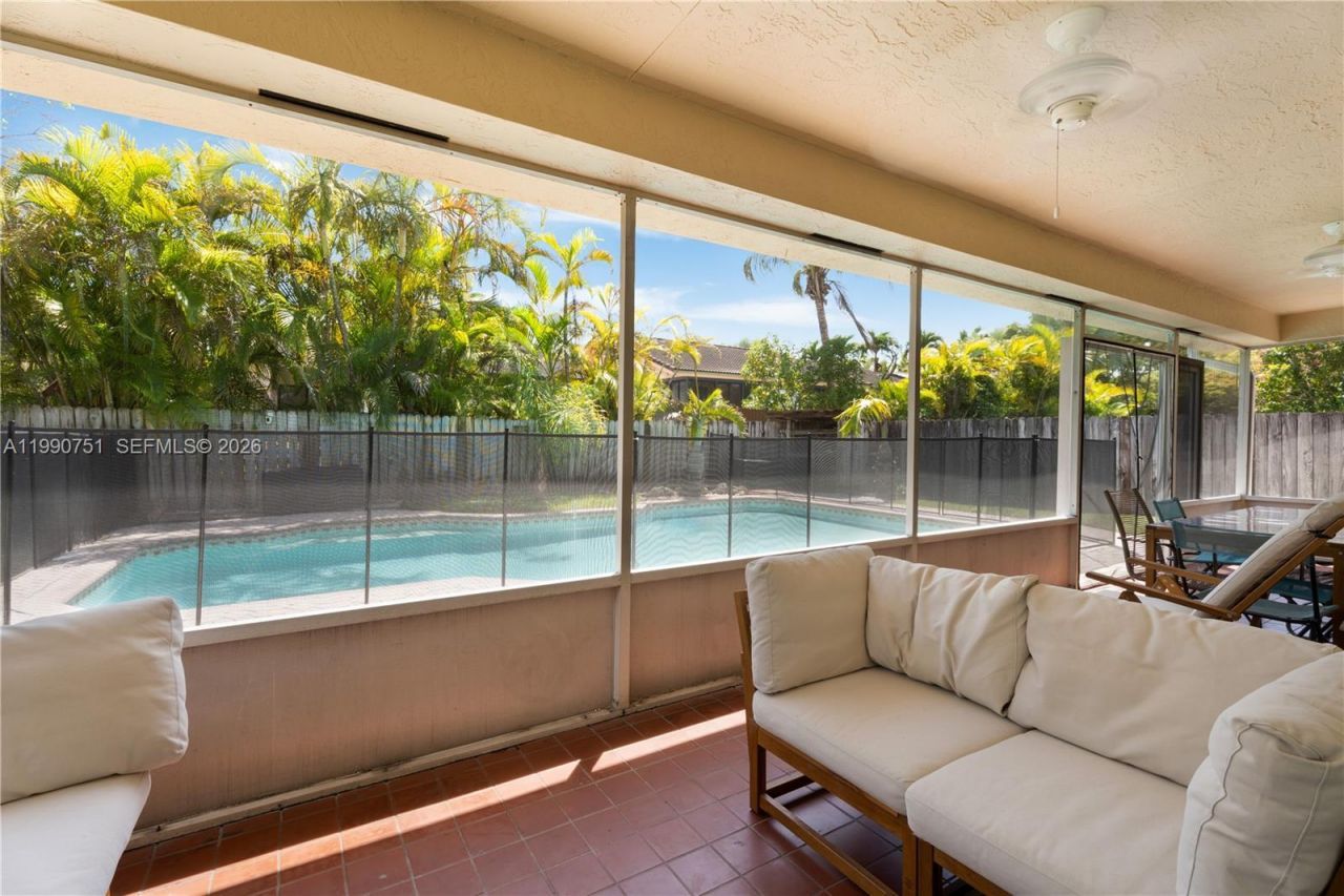 9014 SW 163rd Ter, Palmetto Bay, FL 33157 Photo