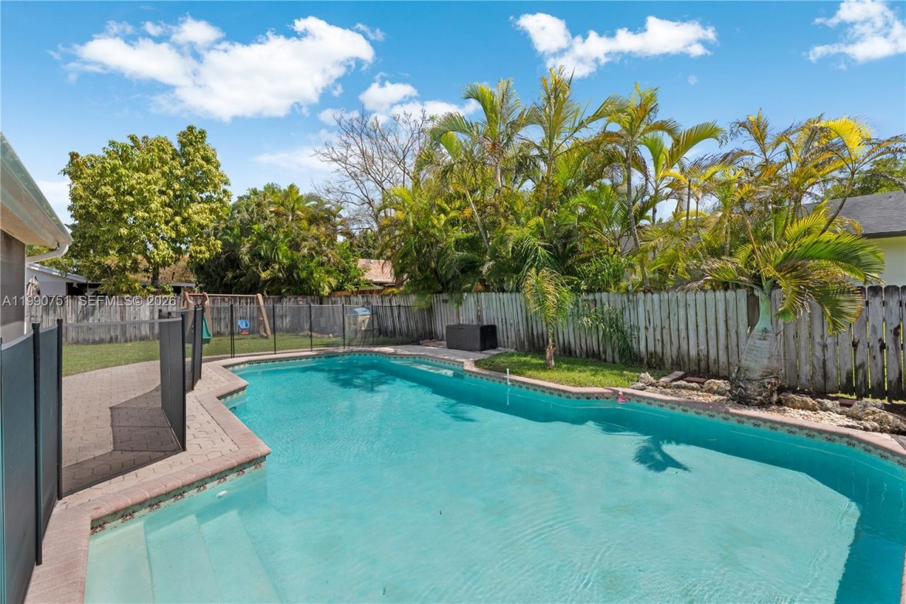 9014 SW 163rd Ter, Palmetto Bay, FL 33157 Photo