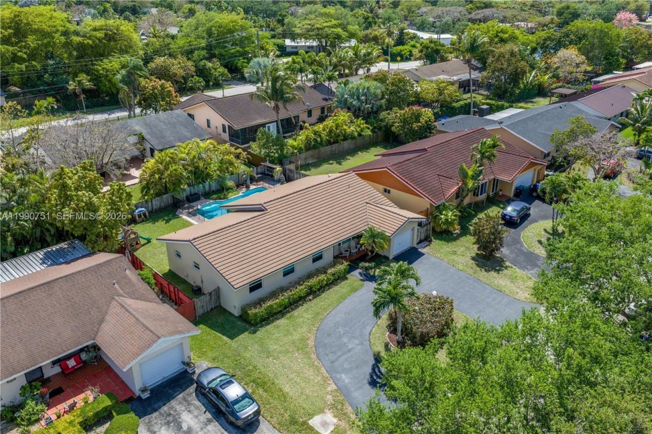 9014 SW 163rd Ter, Palmetto Bay, FL 33157 Photo