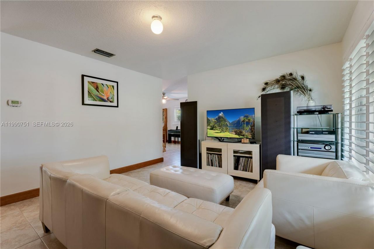 9014 SW 163rd Ter, Palmetto Bay, FL 33157 Photo