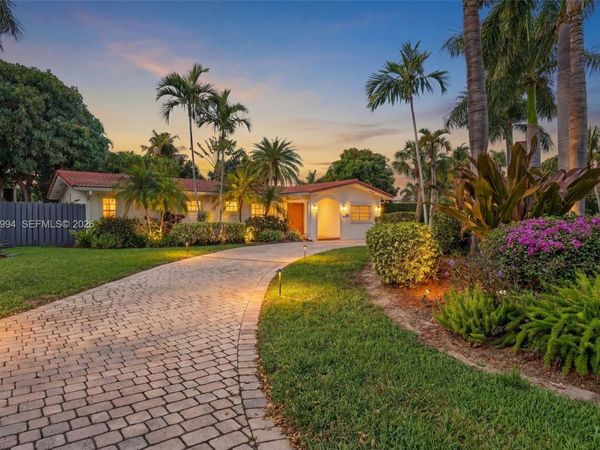 1661 Bel Air Ave , Lauderdale By The Sea, FL 33062