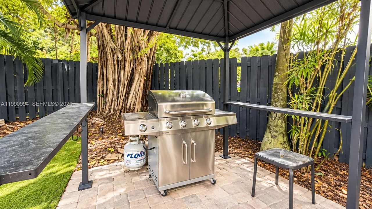 1661 Bel Air Ave, Lauderdale by the Sea, FL 33062 Photo