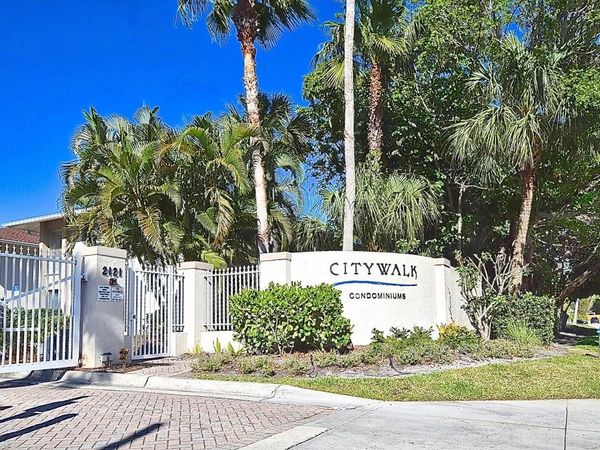 2121 WOOD STREET , Unit 201, SARASOTA, FL 34237