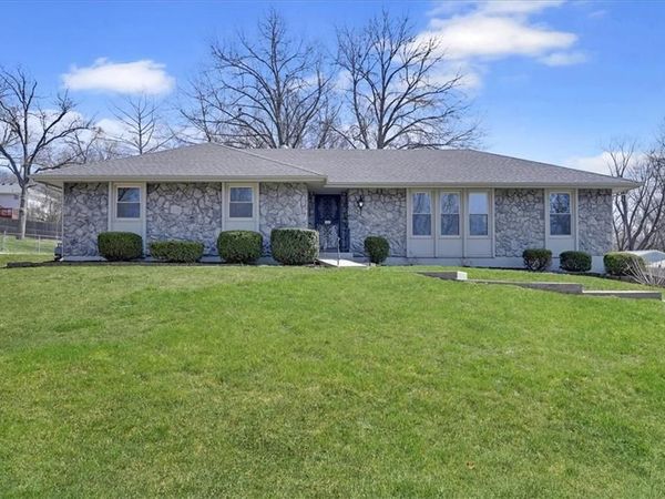 2511 S 14th Street, Leavenworth, KS 66048