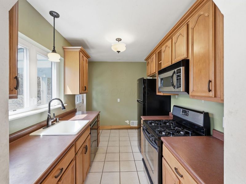 59 S Heath Lane, West Jefferson, OH 43162 Photo 12