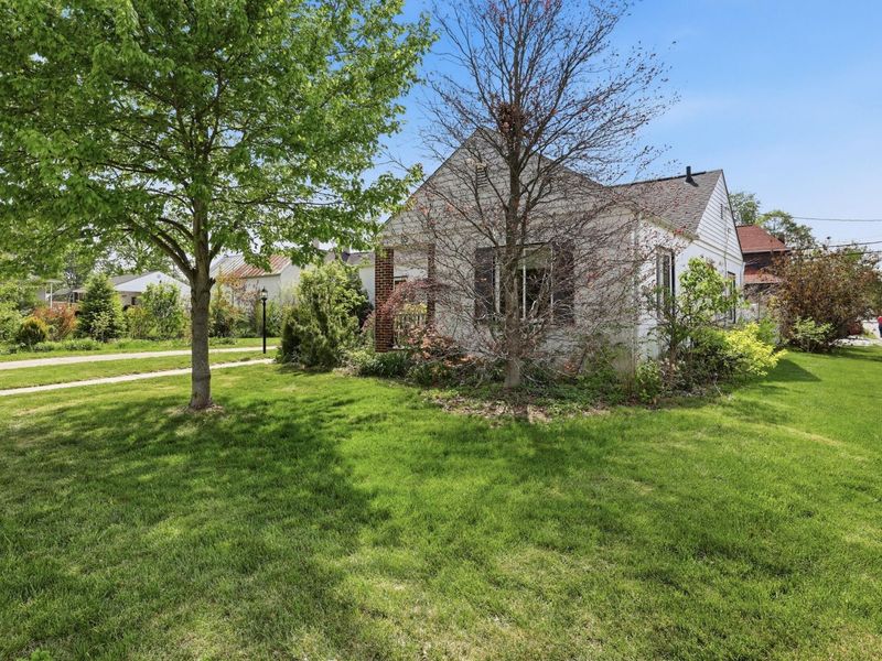 59 S Heath Lane, West Jefferson, OH 43162 Photo 3