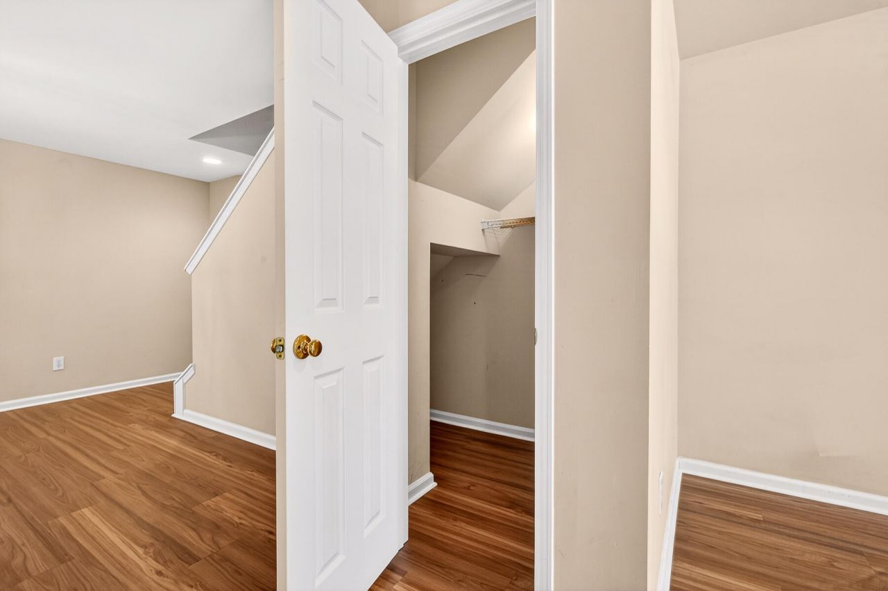 110 Avalon Road Photo 10