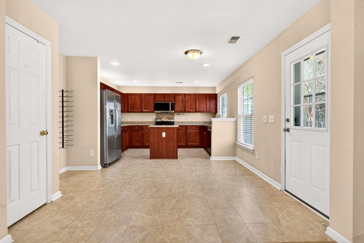 110 Avalon Road Photo 11