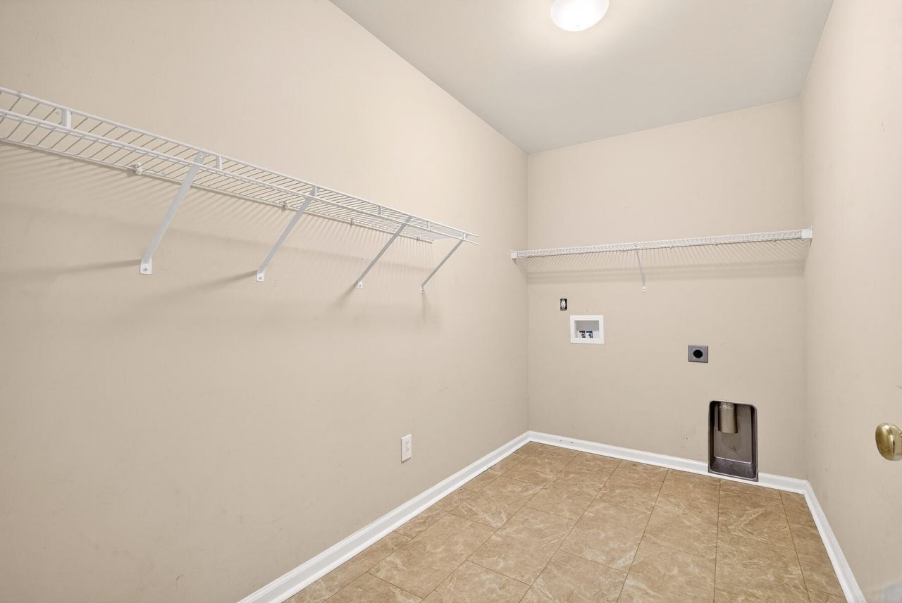 110 Avalon Road Photo 17