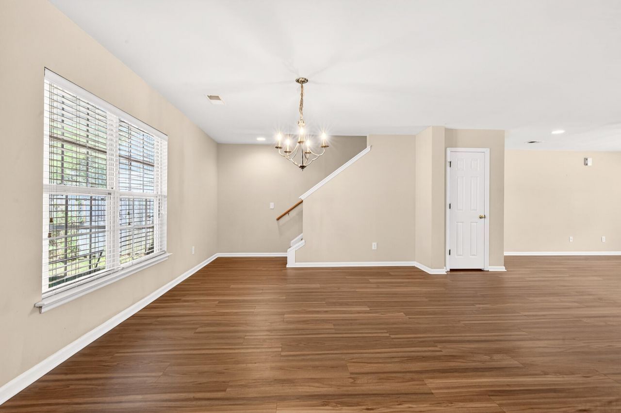 110 Avalon Road Photo 9