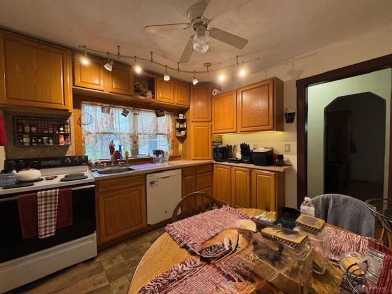 6220 Springfield Xenia Road, Springfield, OH 45502 Photo 24