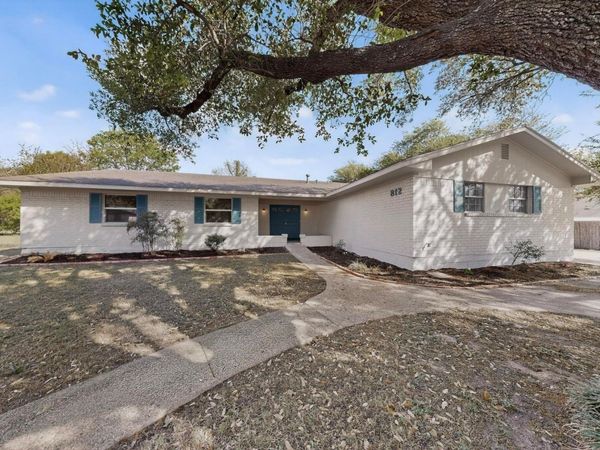 812 George ST, Taylor, TX 76574