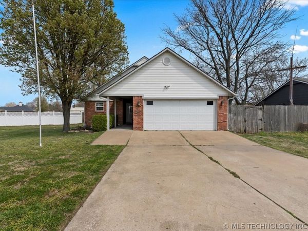 21411 E 36th Street S, Broken Arrow, OK 74014