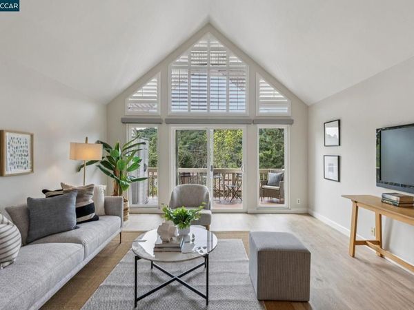 122 Ascot Ct, Unit B, Moraga, CA 94556