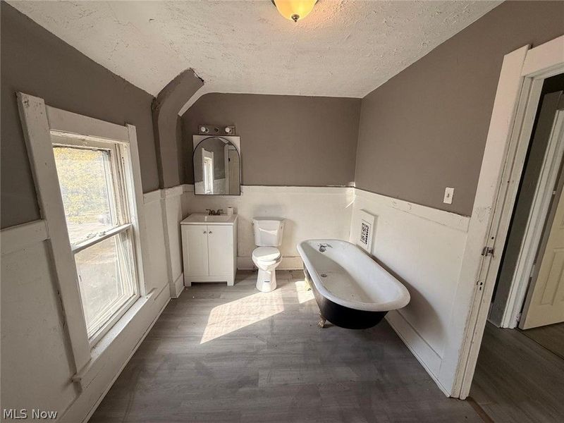 983 E 141st Street, Cleveland, OH 44110 Photo 18