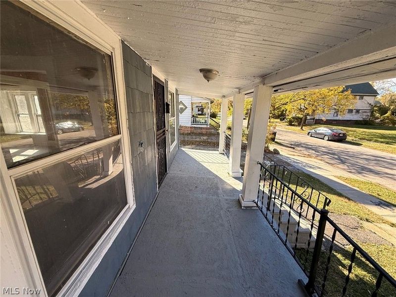 983 E 141st Street, Cleveland, OH 44110 Photo 2