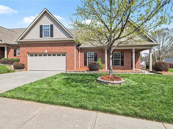 535 Trillium Place Drive, Kernersville, NC 27284