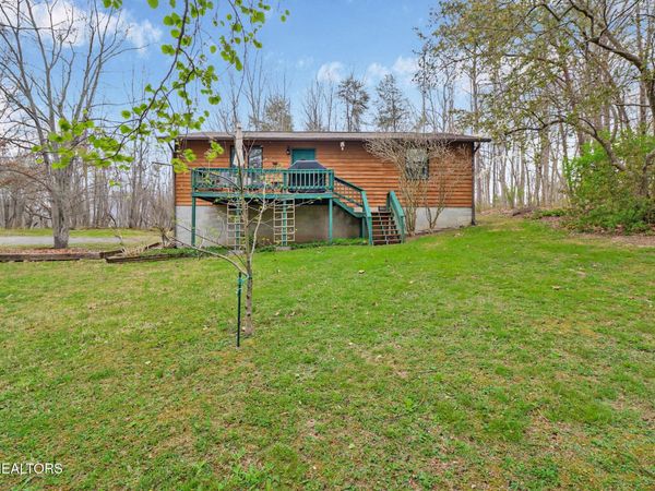 70 Linger Lake Drive, Crossville, TN 38571