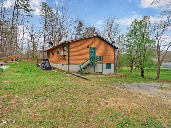 70 Linger Lake Drive, Crossville, TN 38571
