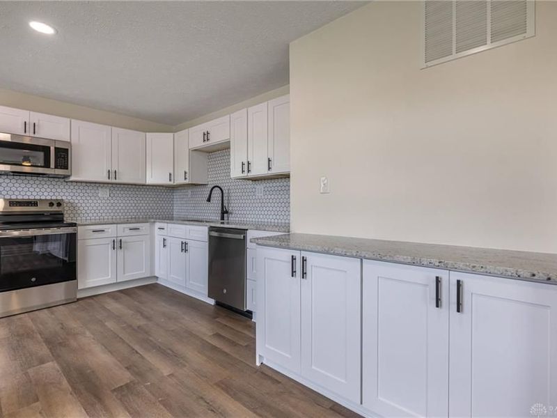 2037 Gerald Drive, Springfield, OH 45505 Photo 6