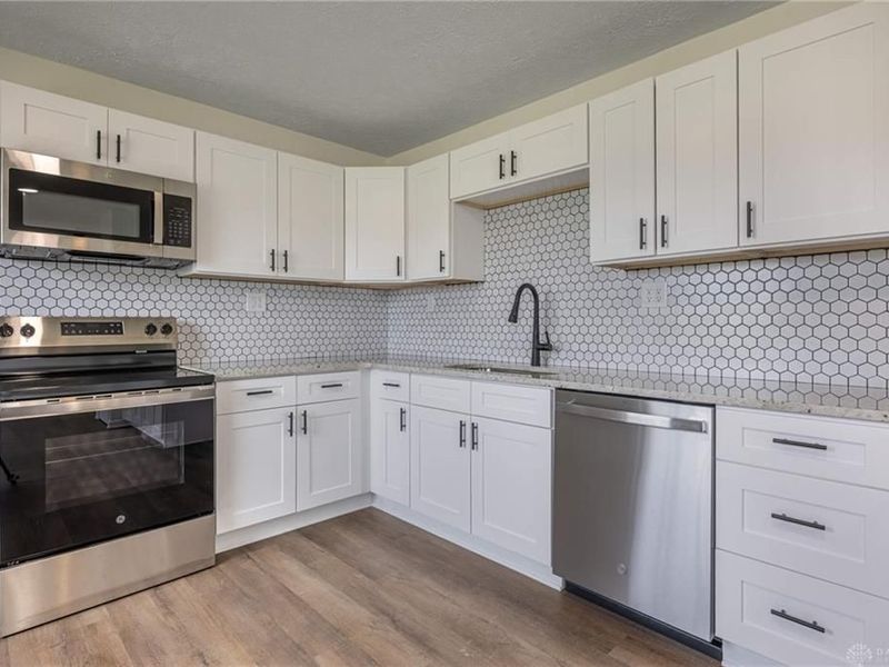 2037 Gerald Drive, Springfield, OH 45505 Photo 7