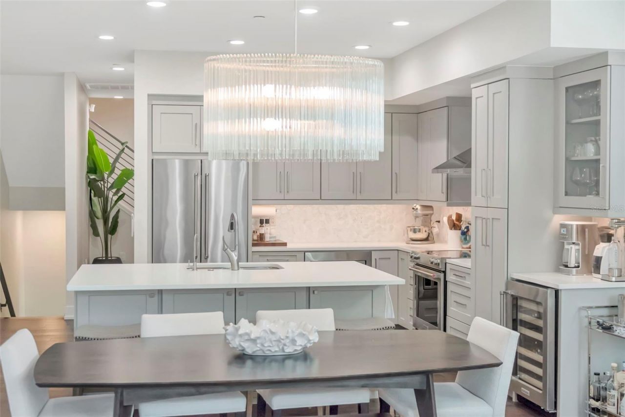 536 4th Avenue S, Unit 2, Saint Petersburg, FL 33701 Photo