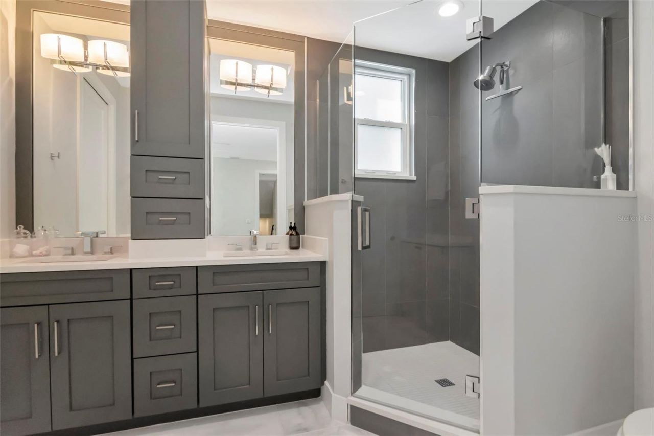 536 4th Avenue S, Unit 2, Saint Petersburg, FL 33701 Photo