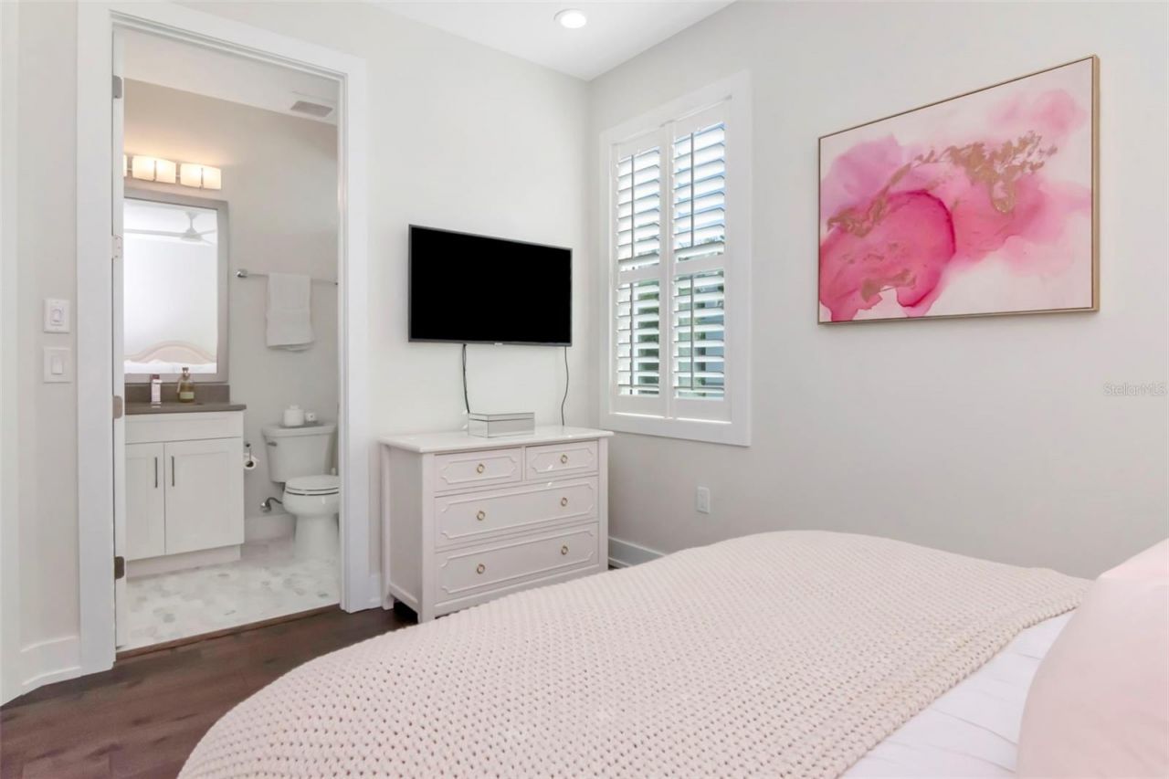 536 4th Avenue S, Unit 2, Saint Petersburg, FL 33701 Photo