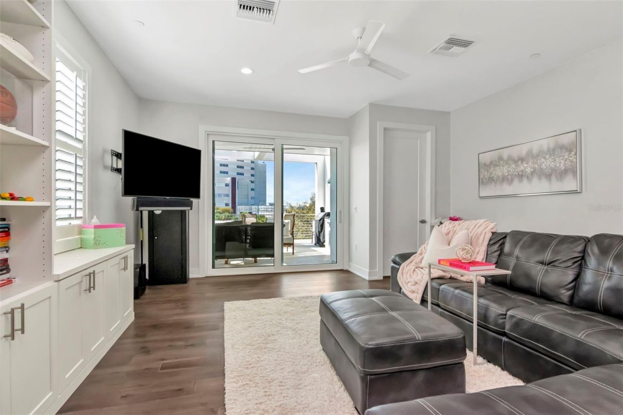 536 4th Avenue S, Unit 2, Saint Petersburg, FL 33701 Photo