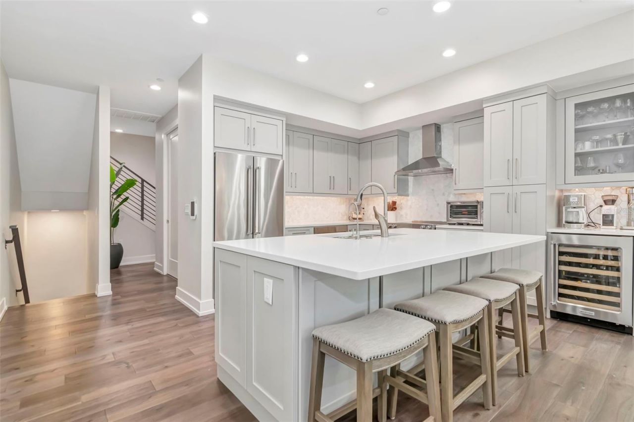 536 4th Avenue S, Unit 2, Saint Petersburg, FL 33701 Photo