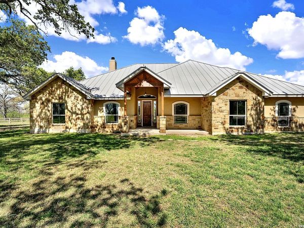 1224 Fm 3432, Adkins, TX 78101