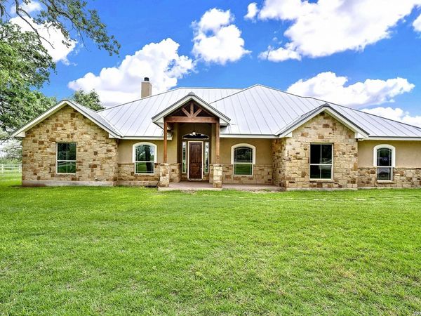 1224 Fm 3432, La Vernia, TX 78101