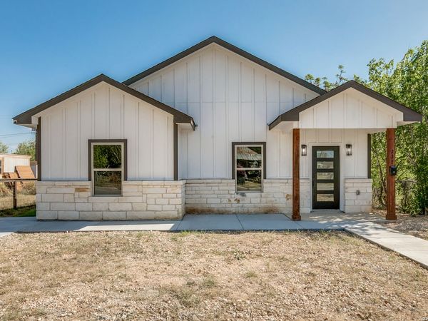 237 Avenue D, Poteet, TX 78065