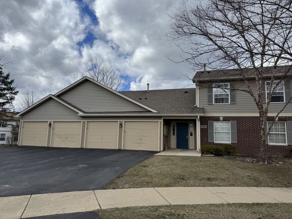 1244 N Red Oak Circle , Unit 3, Round Lake Beach, IL 60073
