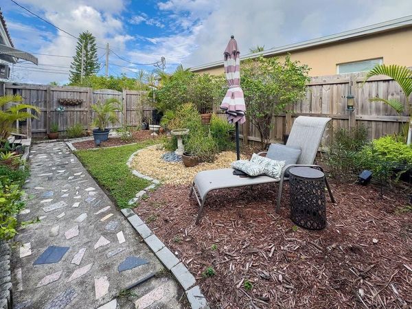 902 NE 34th Street, Unit E, Oakland Park, FL 33334