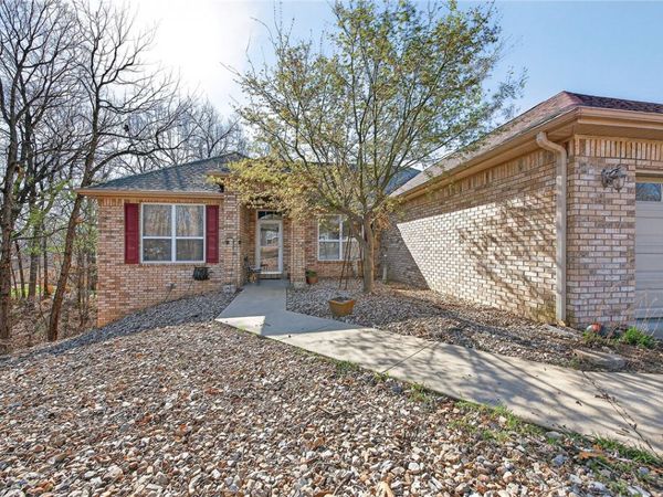 3 Eyemouth Drive, Bella Vista, AR 72715