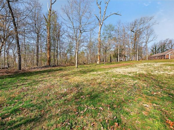 Eyemouth Drive, Bella Vista, AR 72715