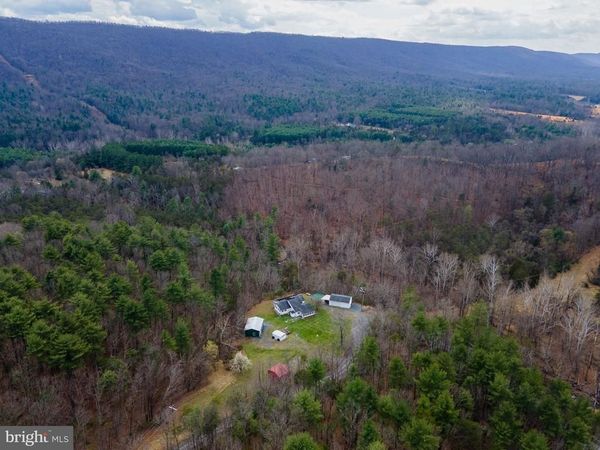 1605 PADDYS RUN ROAD, STAR TANNERY, VA 22654